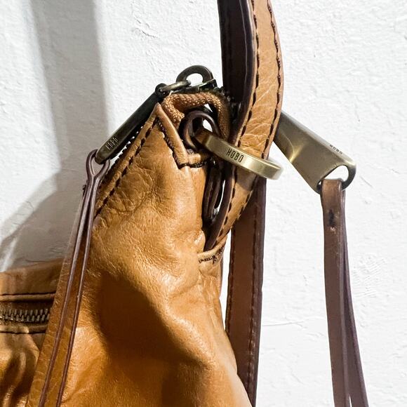HOBO Merrin Convertible Shoulder Bag Backpack Honey Tan Leather Zippers Purse - Picture 3 of 11